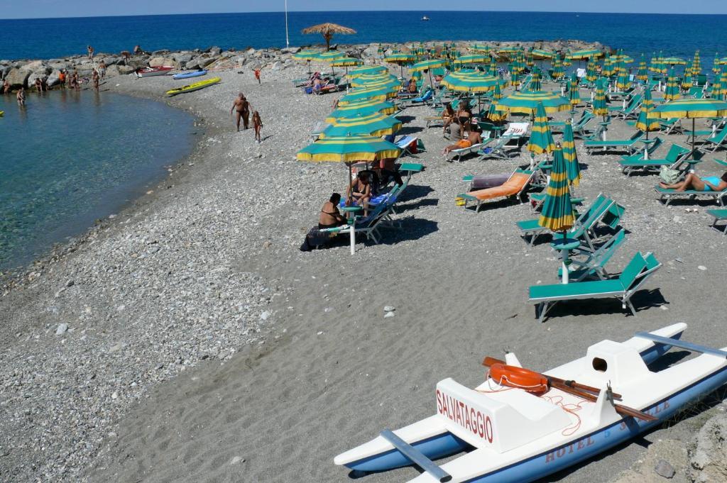 Hotel Delle Stelle Beach Resort Sangineto Extérieur photo